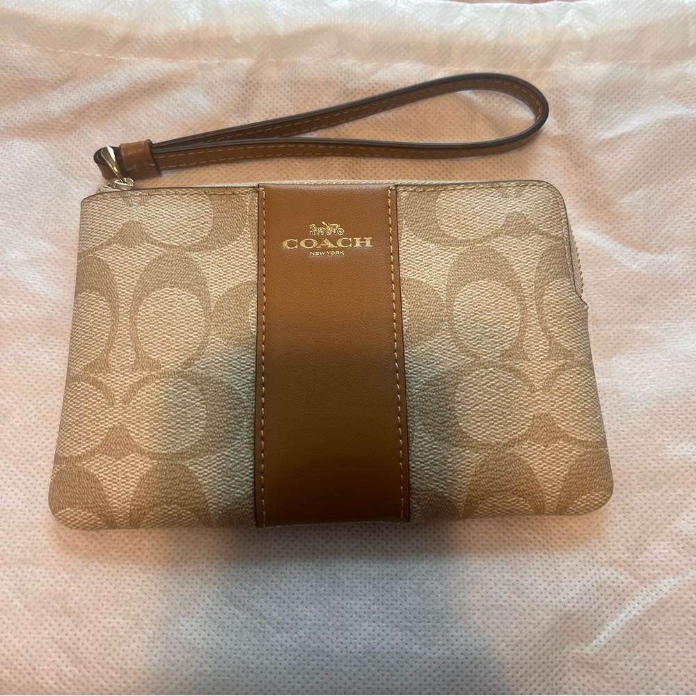 Coach Wristlet with Gold Zipper - Picture 1 of 6